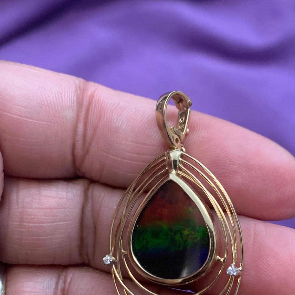 Korite 18k Gold Ammolite &Diamond Pendant - Picture 5 of 6